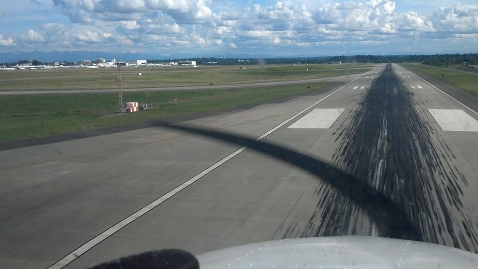 Airport runway KSEA 16R view