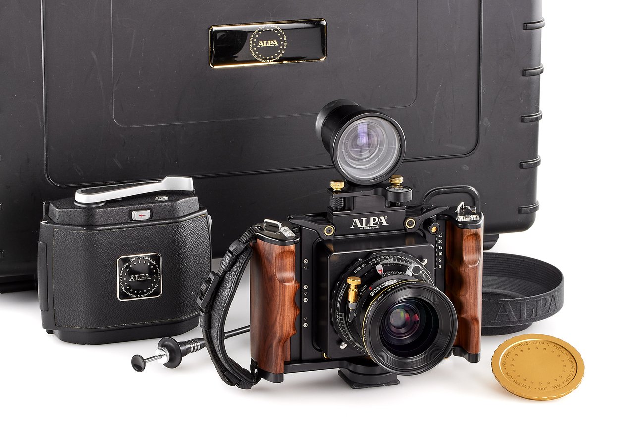 Leitz Auction 拍品照片，展示 Anniversary Edition Set 序列号 13/20 的完整外观