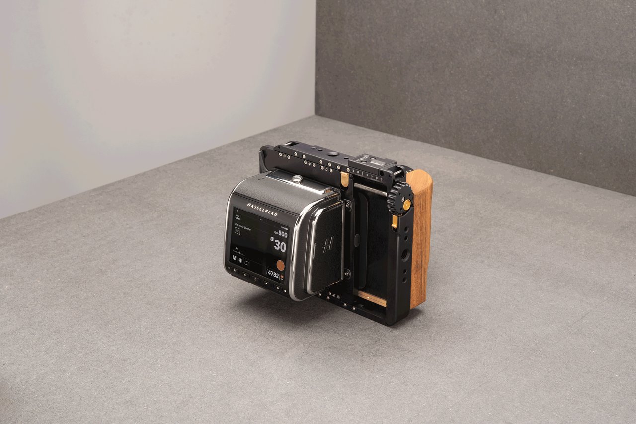 Alpa 12 STC 动画展示，机身侧面移位机构和数码后背接口
