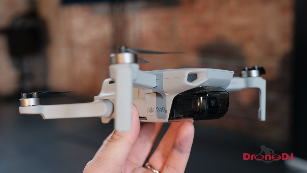 Mavic Mini 产品图，249g 的法规规避策略