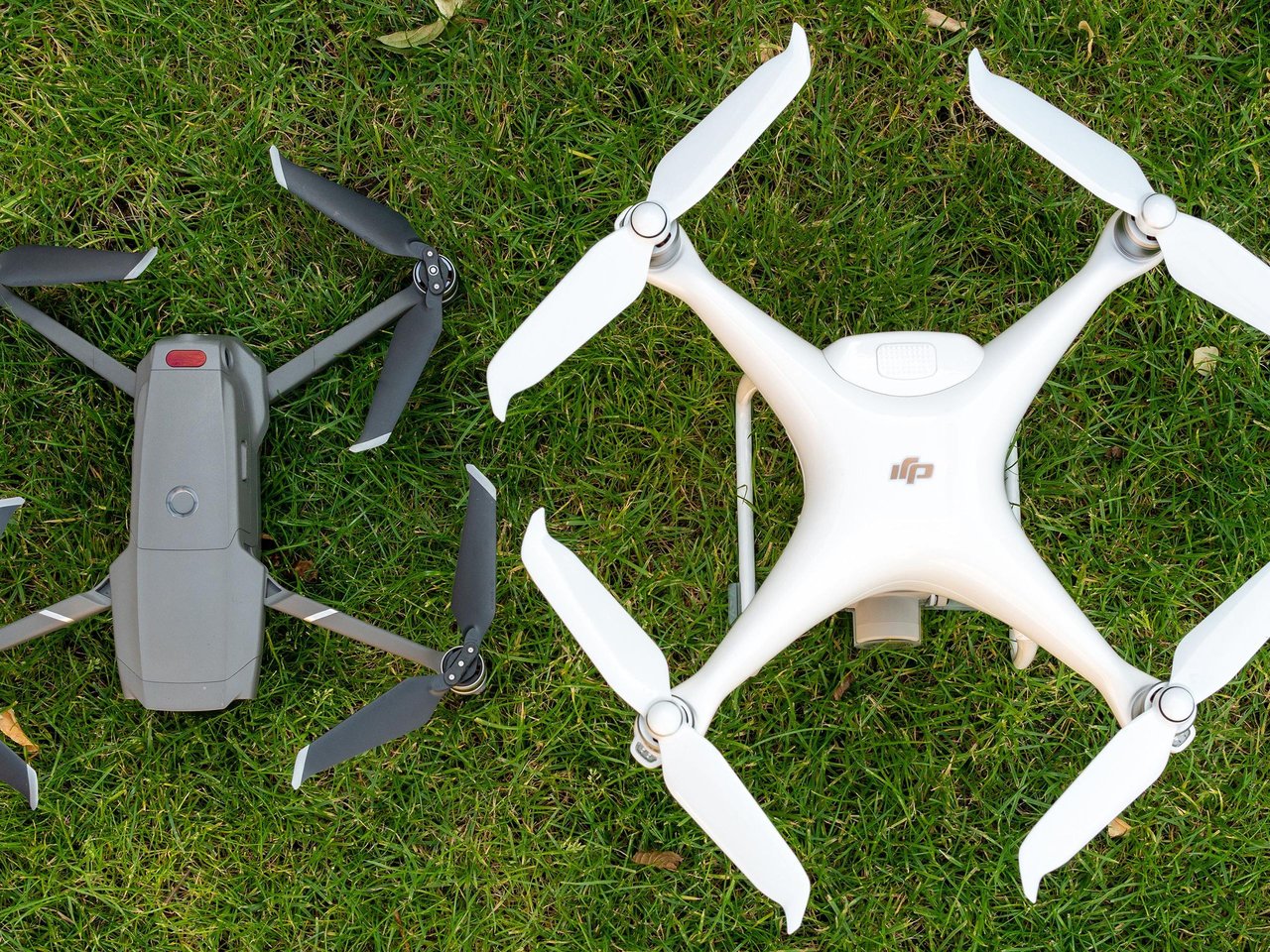 Mavic Pro 与 Phantom 4 的大小对比
