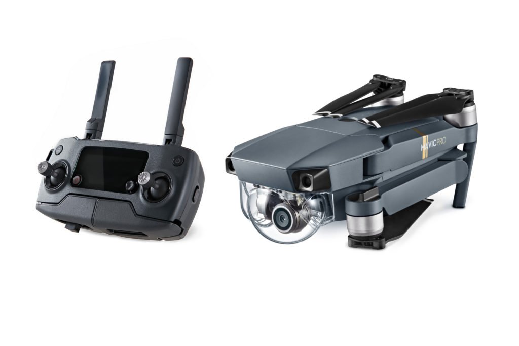 Mavic Pro 折叠状态与遥控器并排展示