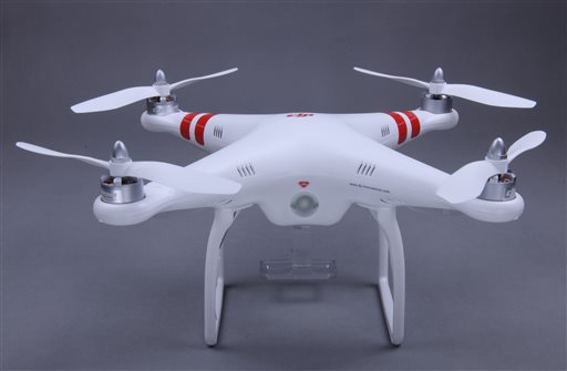 Phantom 1 完整产品形态，含 Naza-M 飞控的集成设计