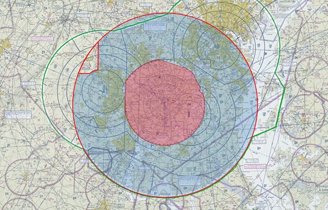 华盛顿 DC 15.5 英里禁飞区地图，红线标出 DJI 固件限制的飞行范围
