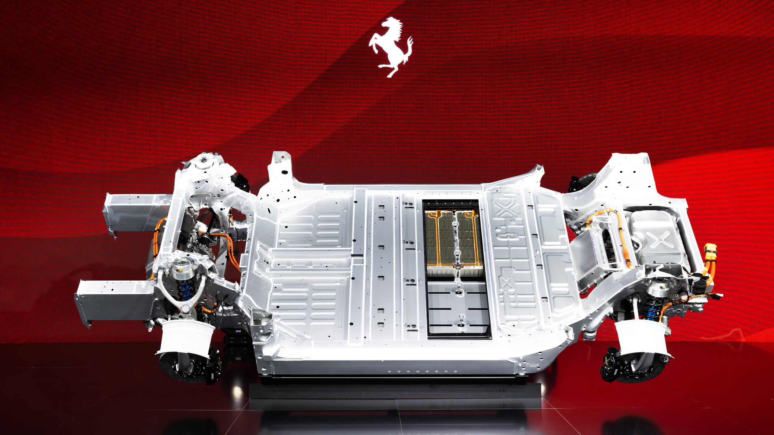 Ferrari Elettrica 底盘和电池包结构图