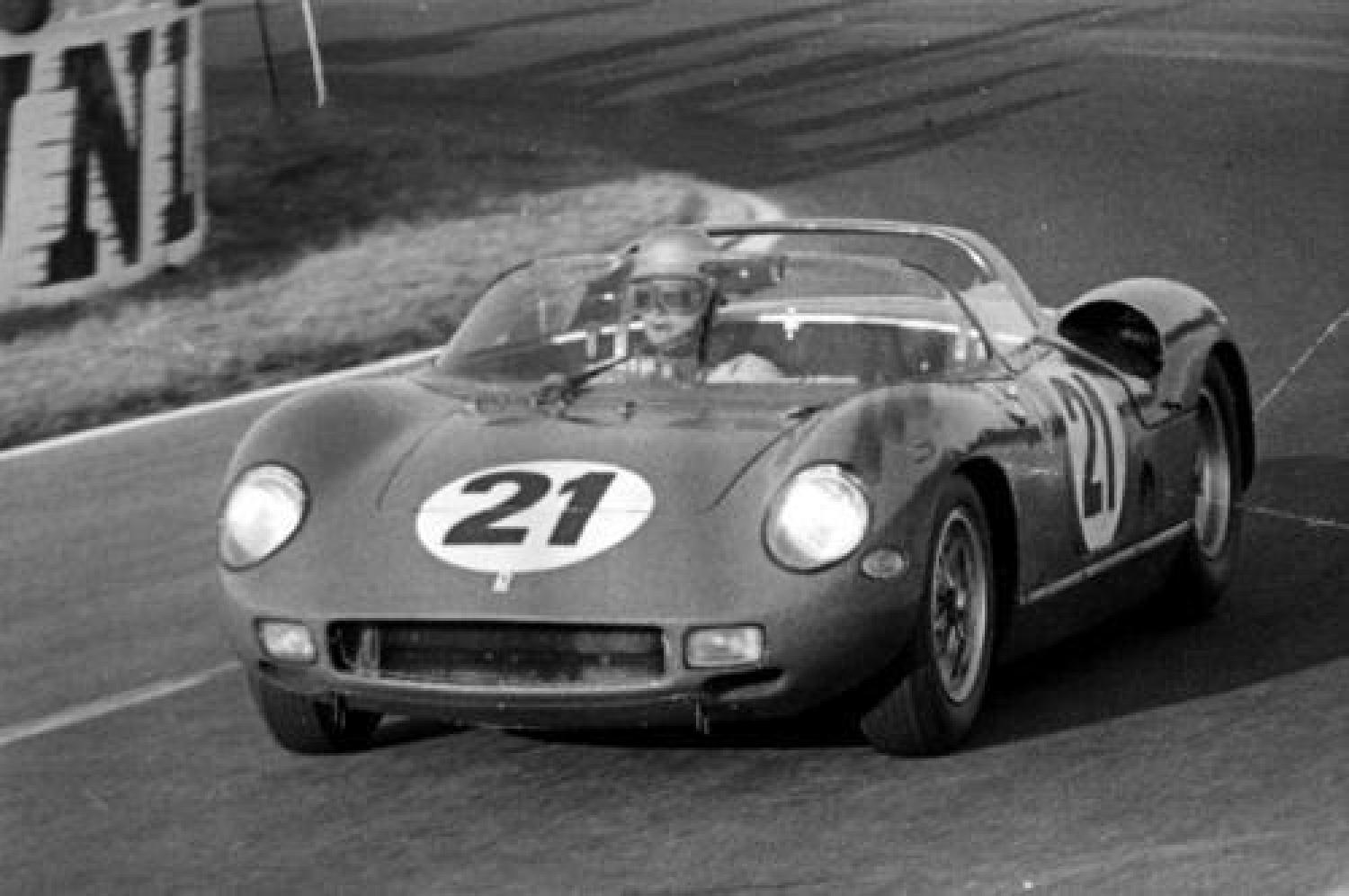 Ferrari 250 P（#21）在 1963 年 Le Mans，Bandini 和 Scarfiotti 驾驶它夺冠