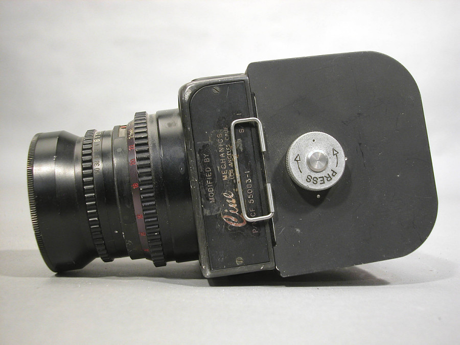 NASA 改装版 Hasselblad 500C（Gemini 任务用），拆除蒙皮、反光镜和取景器