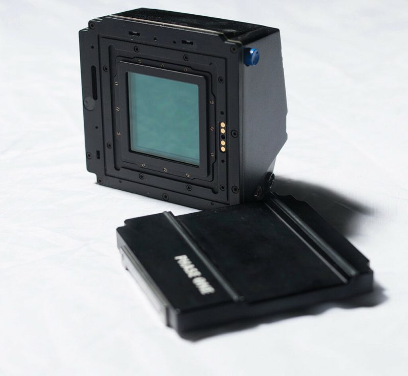 Phase One H20 数码后背安装在 Hasselblad 500 系列机身上