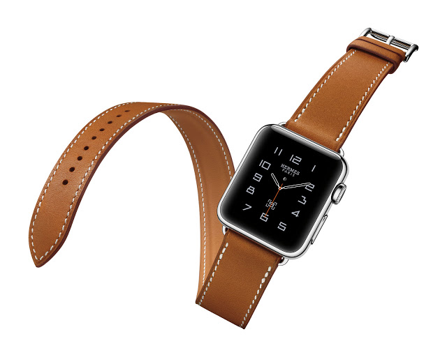 Apple Watch Hermès Double Tour 佩戴图，展示双圈缠绕表带