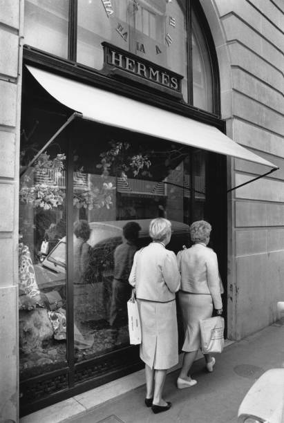 Hermès 24 Faubourg Saint-Honoré 旗舰店现代外观