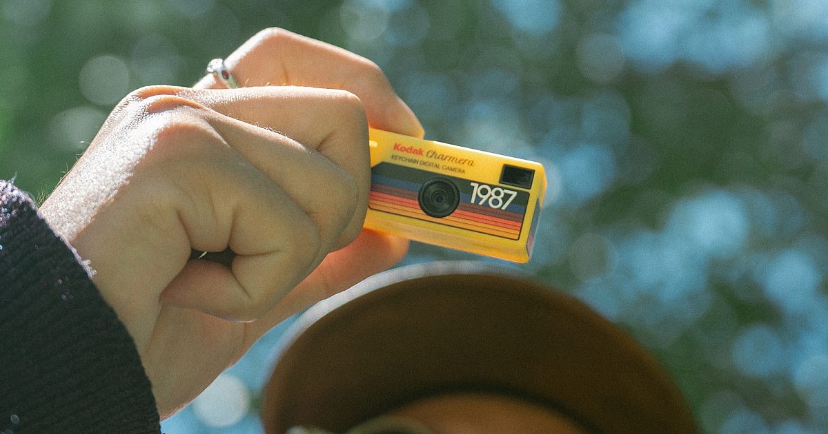 Kodak Charmera 钥匙链数码相机，2025 年假日季热销的授权产品