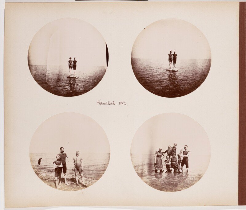 1890 年代美国家庭旅行相册内页，照片按时间顺序排列并配有手写说明