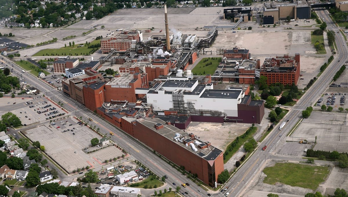 Eastman Business Park 转型规划图，显示园区地块划分和基础设施复用布局