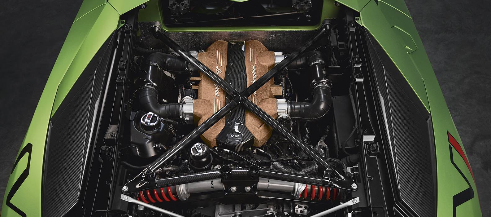 Lamborghini V12 历史官方配图