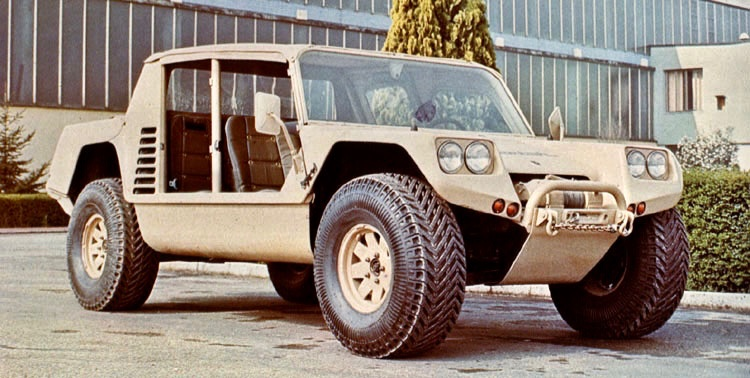 Cheetah 原型车的另一个角度，展示其粗犷的军用越野车造型