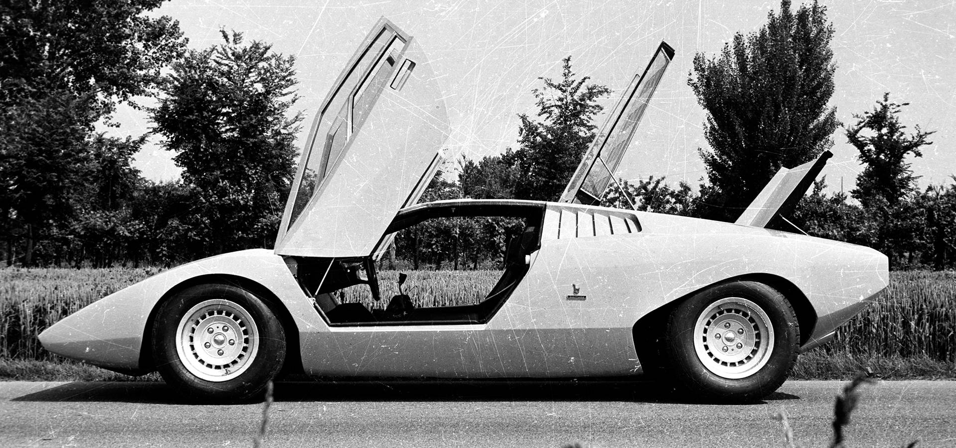 1971 年日内瓦车展上的 Countach LP500 黄色原型车