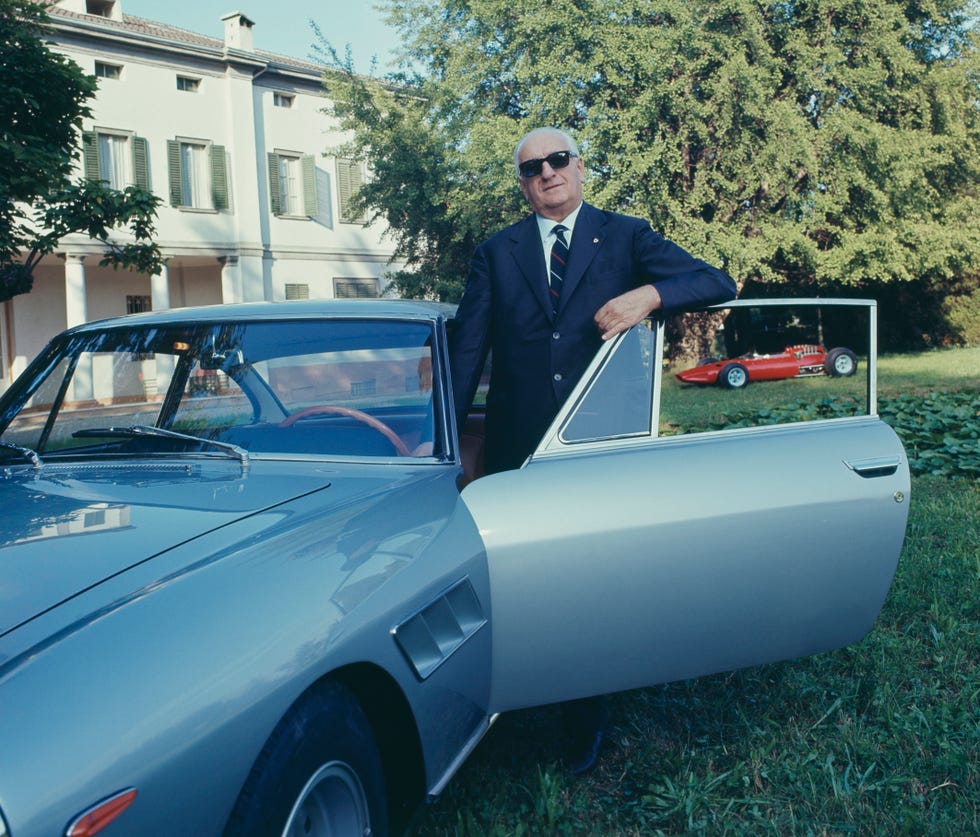 Enzo Ferrari 晚年的标志性照片