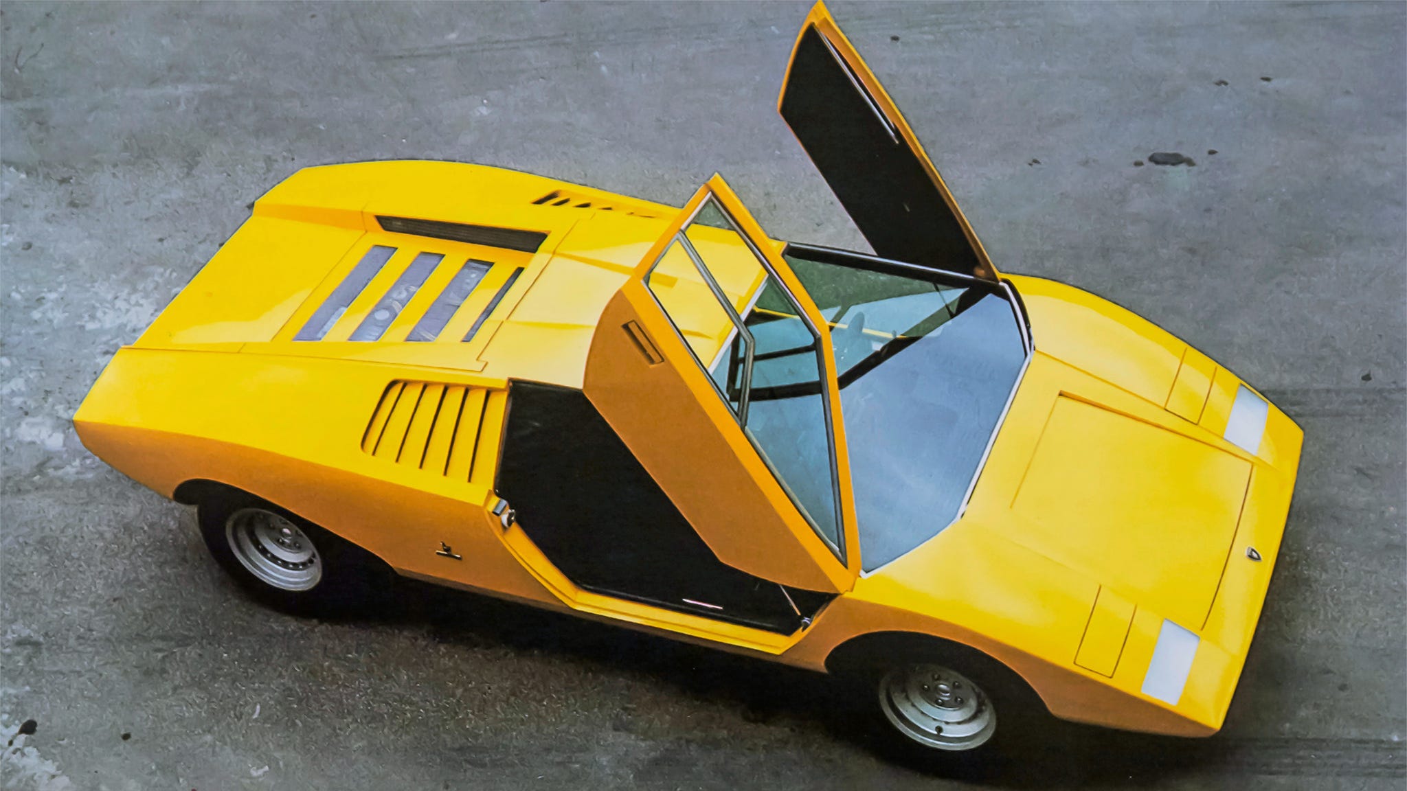 Countach LP500 原型车的楔形车身