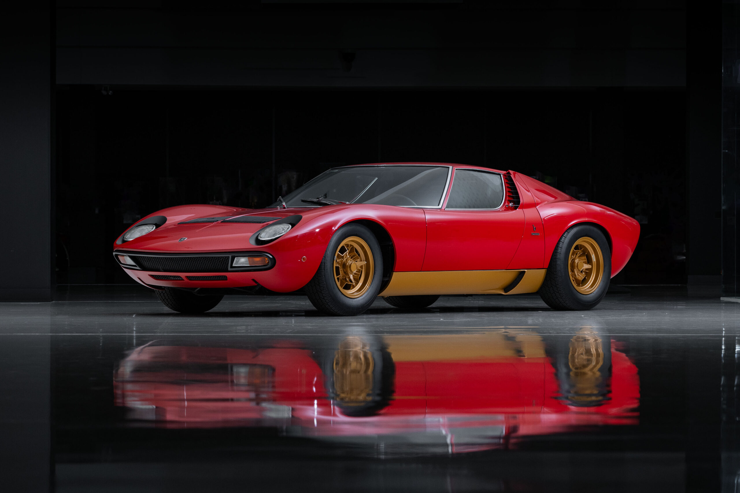 1969 年电影 The Italian Job 开场中的 Miura