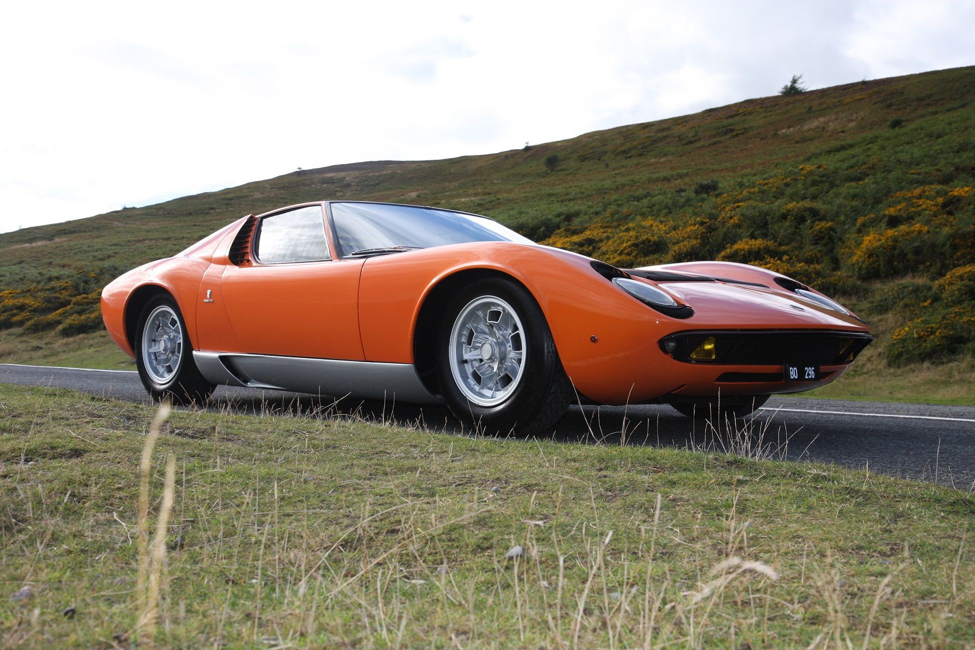 Miura 三种版本产量对比：P400 275 台 / P400S 338 台 / P400SV 150 台