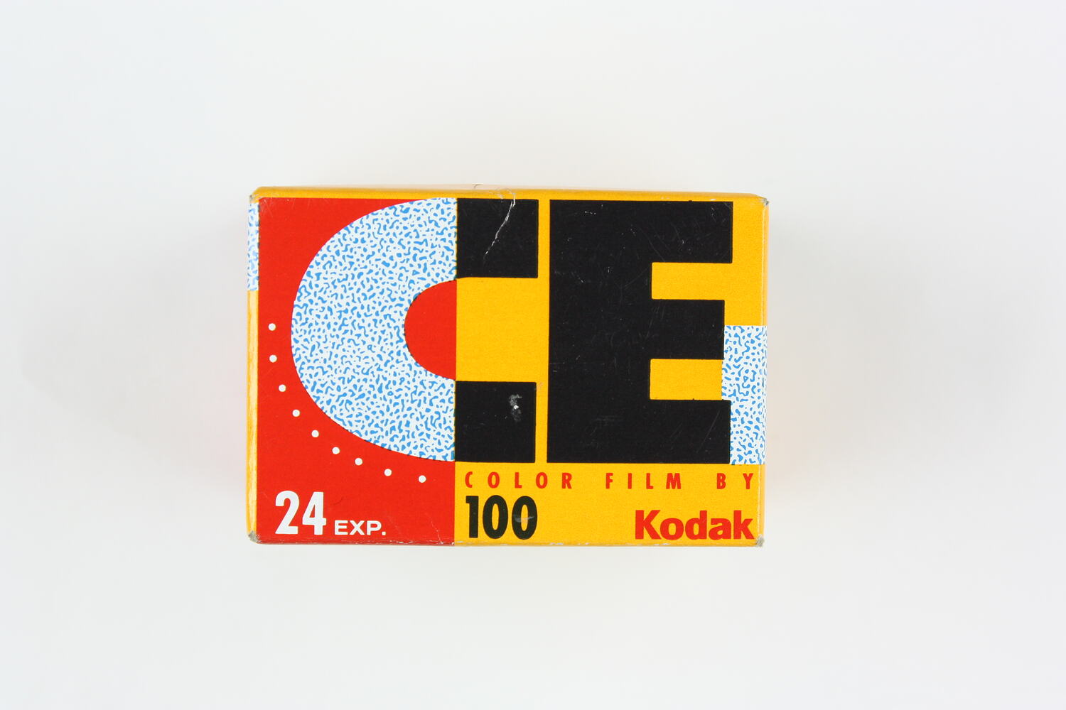 Kodak 135 胶卷暗盒包装盒，展示黄红色的 135 编号标记