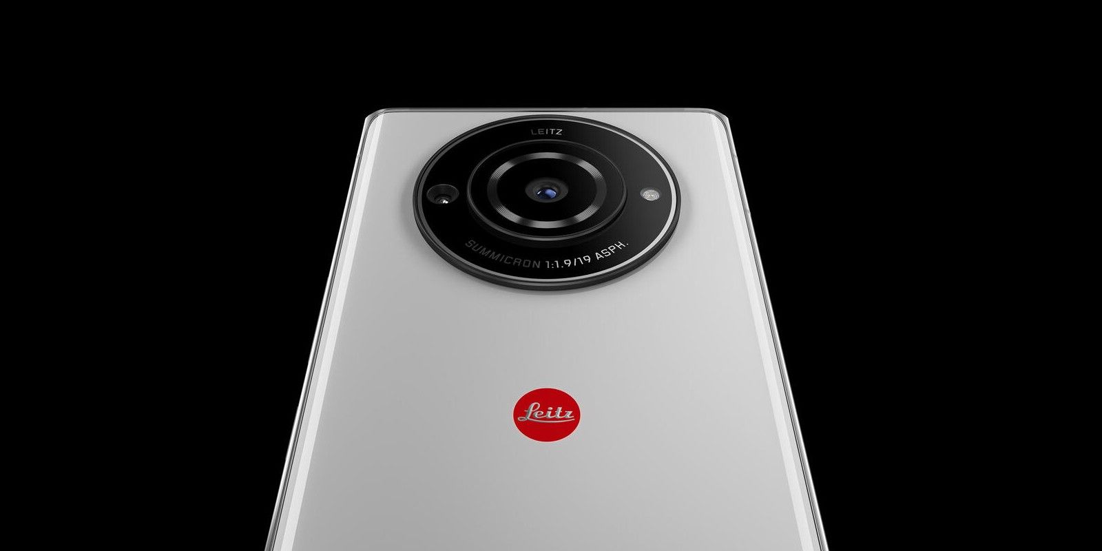 Leitz Phone 1，Leica 与小米合作的首款手机，采用 Leica 完整设计语言