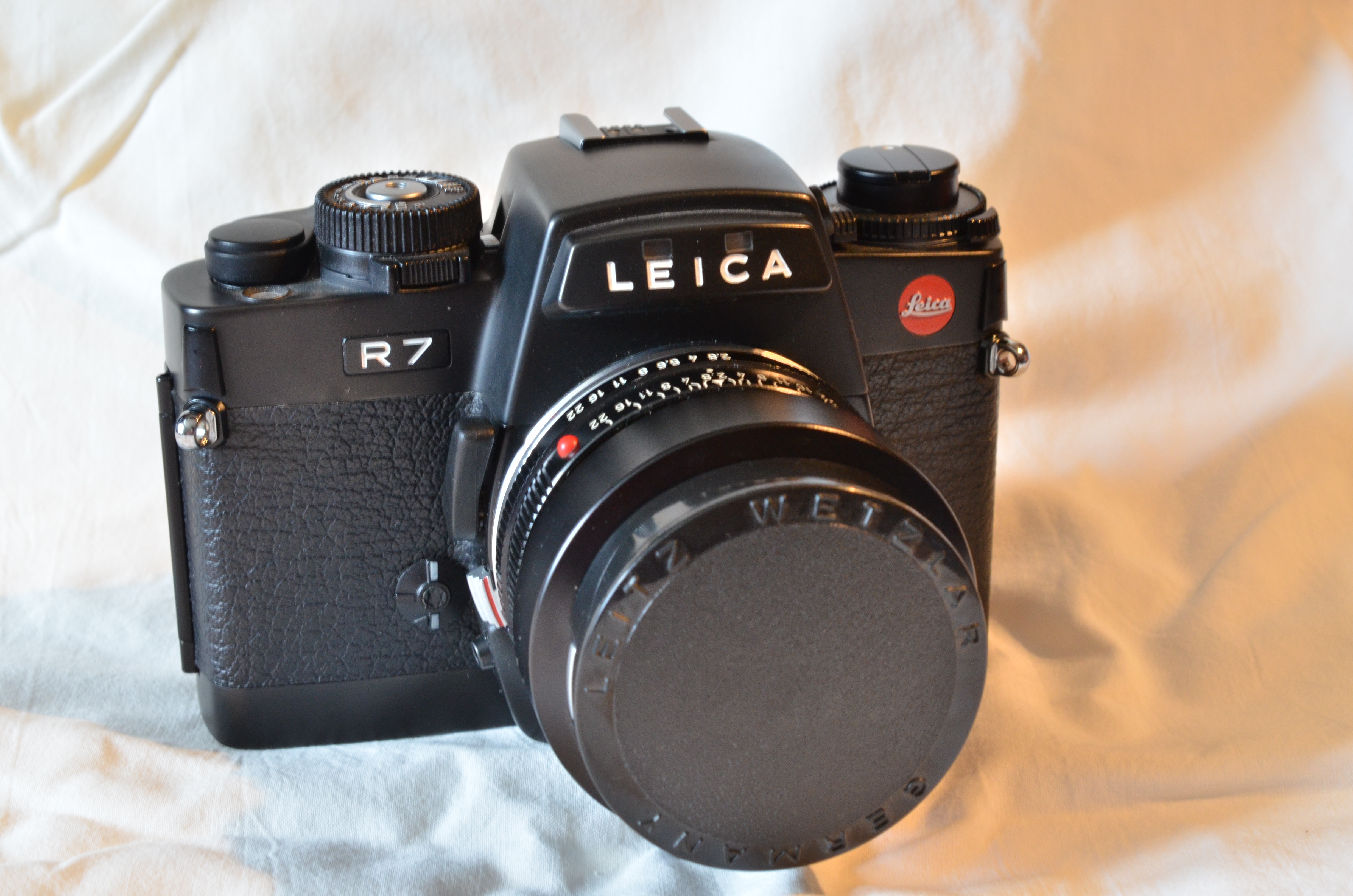 Leica R7（1992–1997），R 系列电子化的最后一代 Minolta 平台机身