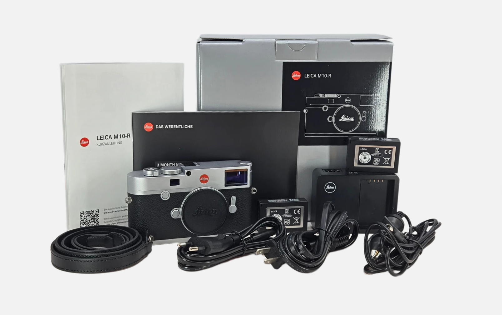 Blackstone 标志与 Leica 营收增长对比，2011 年以 €1.3 亿收购至今估值 €10 亿