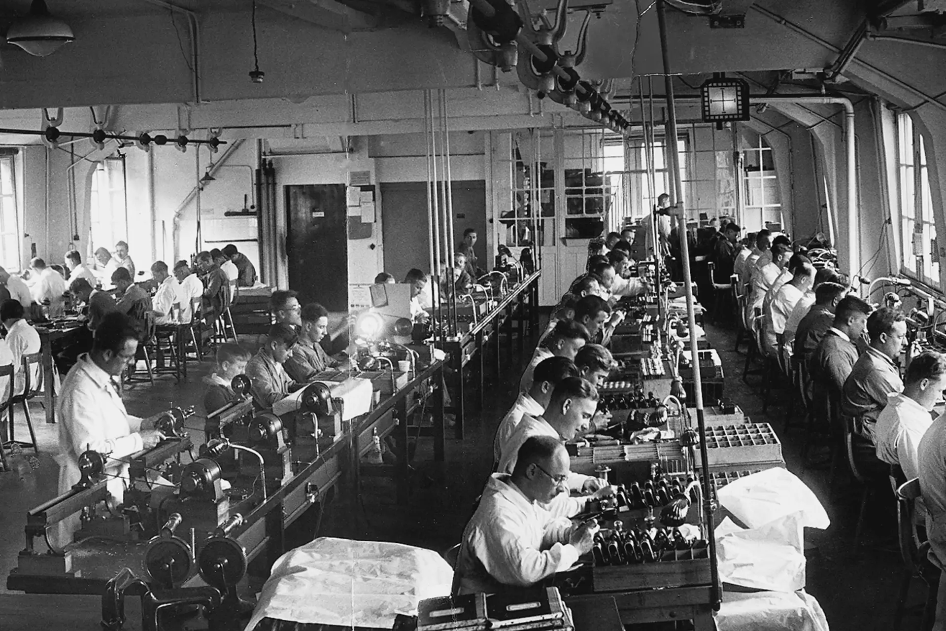 Leitz Wetzlar 工厂 1925-1932 年间的 Leica I 生产线