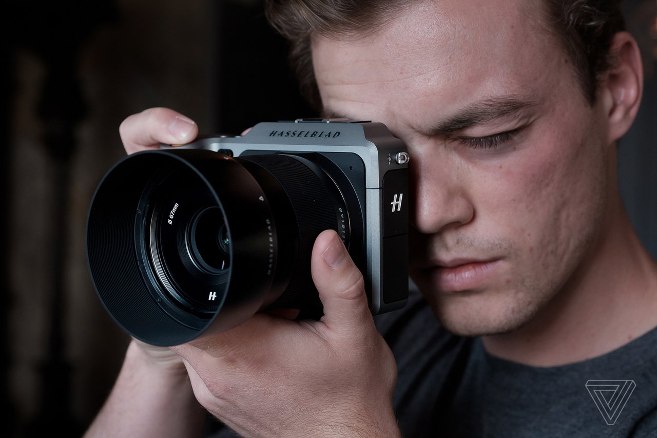 Hasselblad X1D 中画幅无反相机，DJI 入主后的首款战略产品
