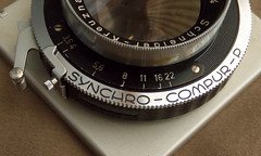 Synchro-Compur P 快门（约 1959 年），PC 插座和 M/X 选择杆可见