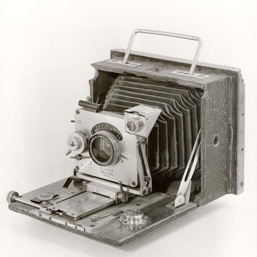 约 1910 年的 Linhof 6x9 全金属相机（Ganzmetall），1889 年首台相机的后继型号