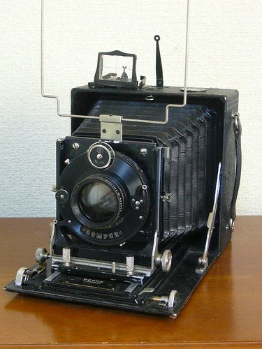 Perka 9x12 精密相机，Perka 风格属于 Linhof 同时代慕尼黑相机工业