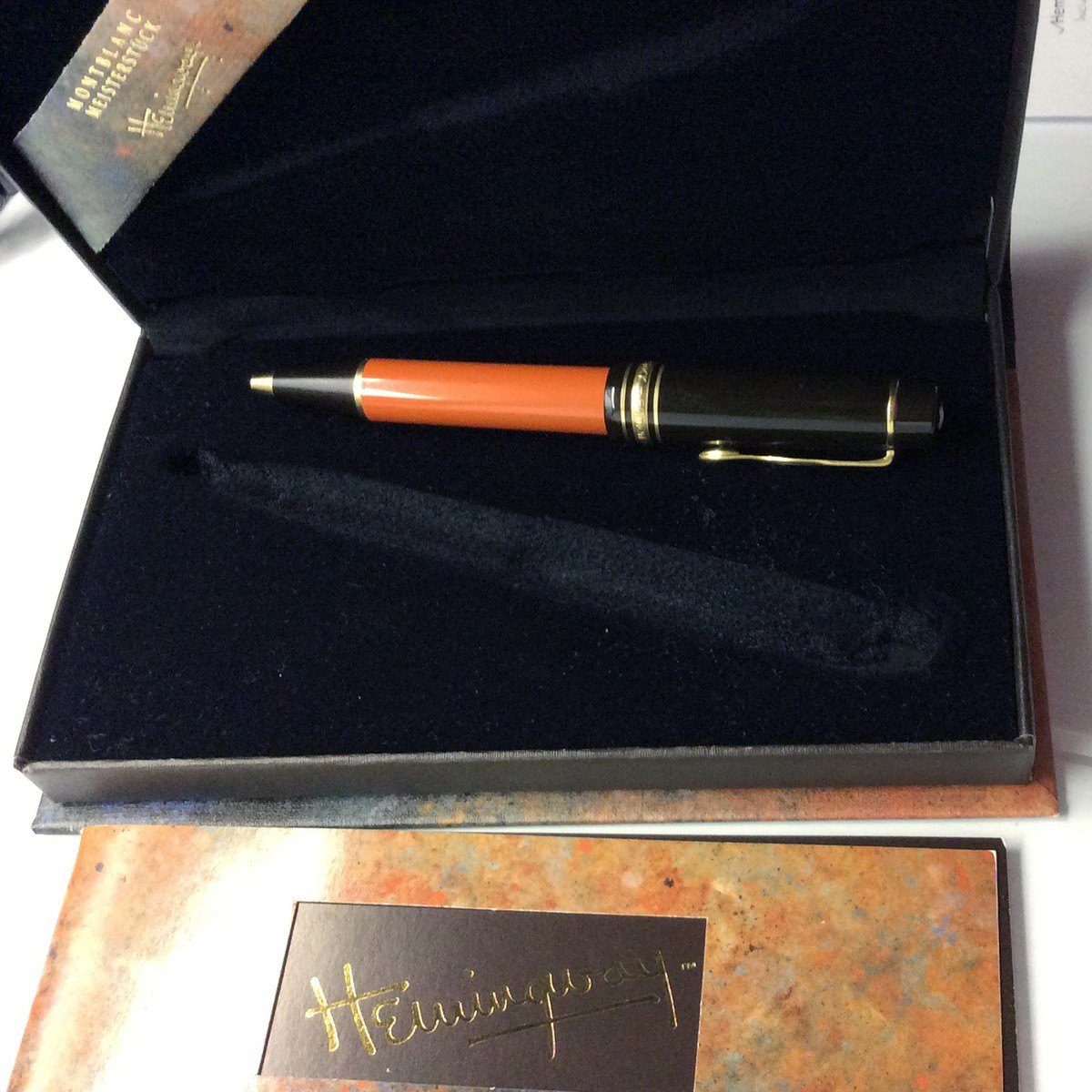 eBay 二手平台上 Montblanc Hemingway Writers Edition 限量圆珠笔的 listing 图，展示笔与包装盒
