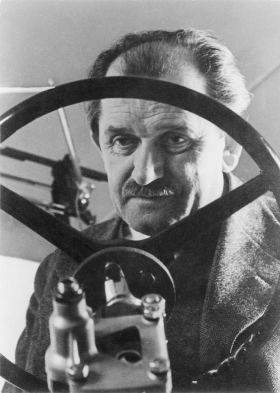 Ferdinand Porsche 肖像，约 1940 年代