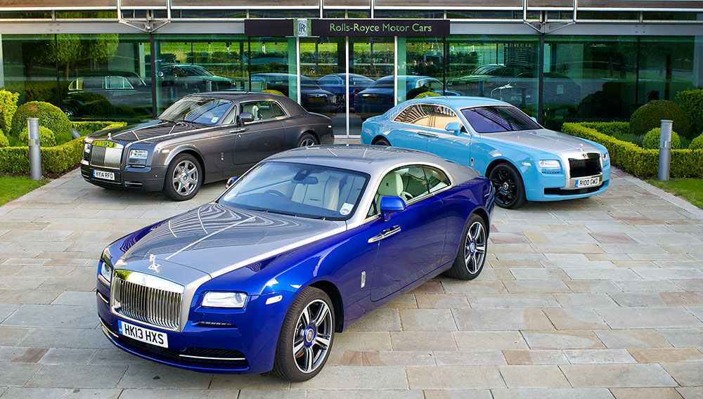 Rolls-Royce Bespoke 工坊中的定制色板墙